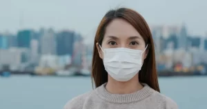 Woman wearing a face mask